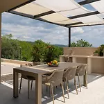 Modern Venta With Jacuzzi And Pool In Buje Villa *