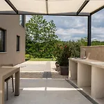 Modern Venta With Jacuzzi And Pool In Buje Villa Krasica (Istria)