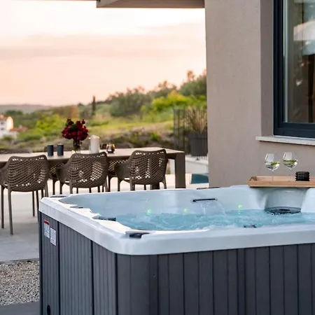 Modern Venta With Jacuzzi And Pool In Buje