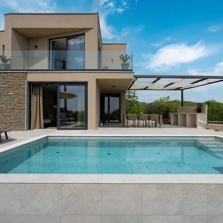 Modern Venta With Jacuzzi And Pool In Buje Villa