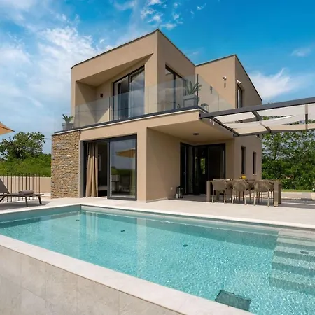 Modern Venta With Jacuzzi And Pool In Buje Villa