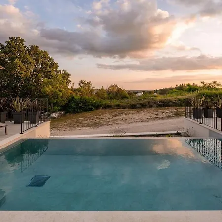 Modern Venta With Jacuzzi And Pool In Buje Krasica (Istria)