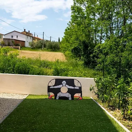 Modern Venta With Jacuzzi And Pool In Buje Villa