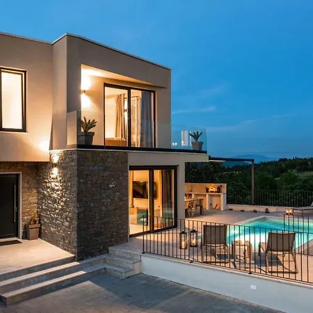 Modern Venta With Jacuzzi And Pool In Buje