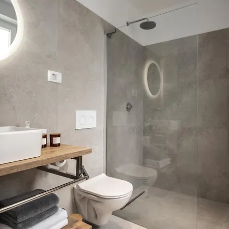 Modern Venta With Jacuzzi And Pool In Buje וילה
