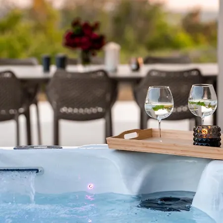 Modern Venta With Jacuzzi And Pool In Buje
