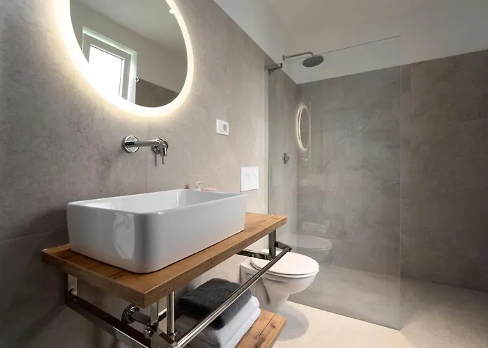 Modern Venta With Jacuzzi And Pool In Buje