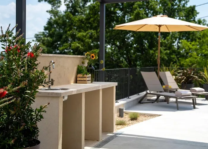 Modern Venta With Jacuzzi And Pool In Buje Villa *