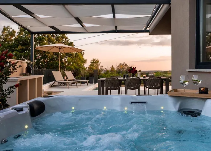 Modern Venta With Jacuzzi And Pool In Buje *