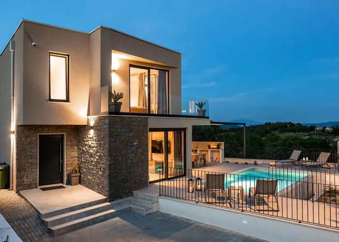 Modern Venta With Jacuzzi And Pool In Buje