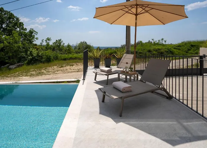 Modern Venta With Jacuzzi And Pool In Buje *