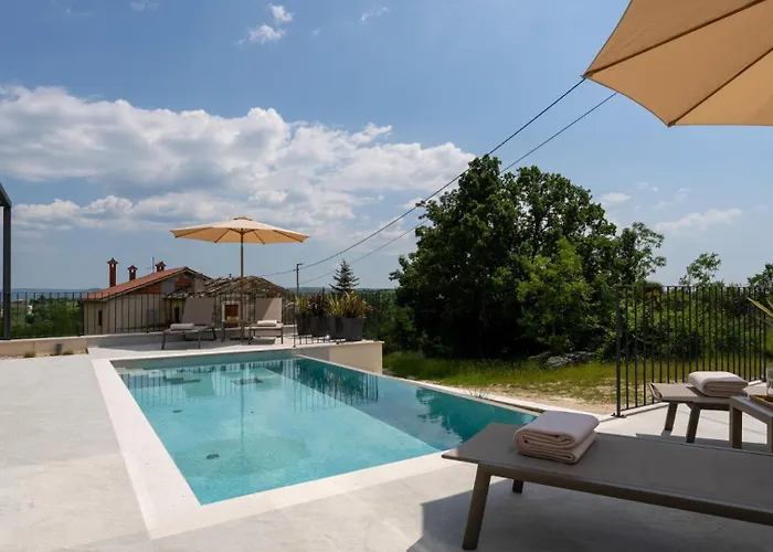 Modern Venta With Jacuzzi And Pool In Buje Βίλα *