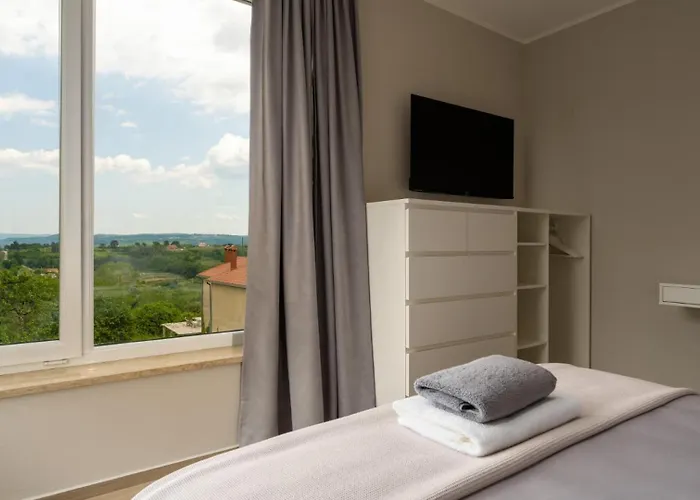 Modern Venta With Jacuzzi And Pool In Buje Βίλα *