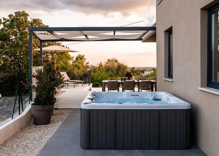 Βίλα Modern Venta With Jacuzzi And Pool In Buje Krasica (Istria)