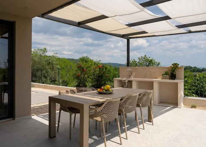 Modern Venta With Jacuzzi And Pool In Buje Βίλα *